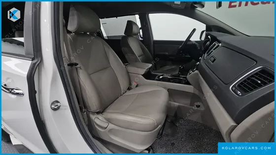KIA CARNIVAL 11-SEATER PRESTIGE