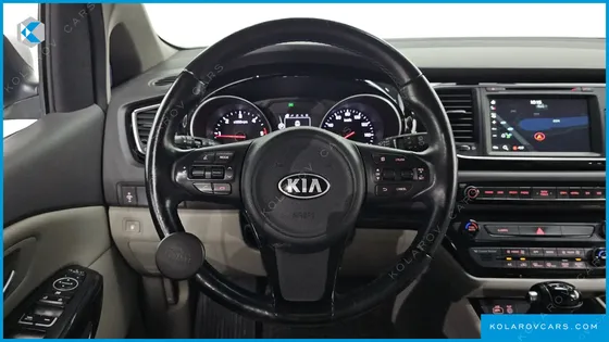 KIA CARNIVAL 11-SEATER PRESTIGE
