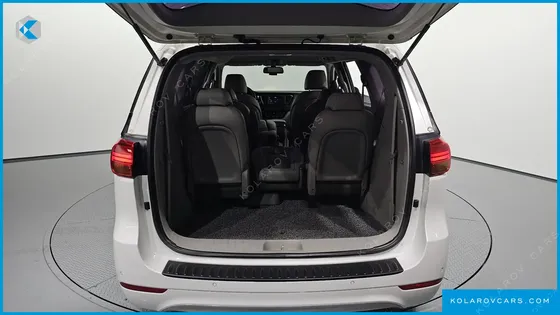KIA CARNIVAL 11-SEATER PRESTIGE