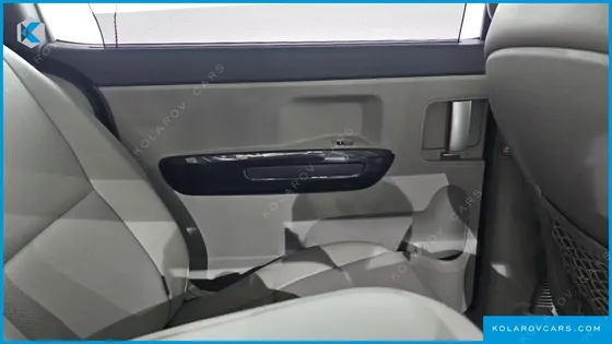 KIA CARNIVAL 11-SEATER PRESTIGE