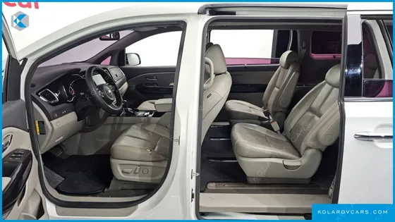 KIA CARNIVAL 9-SEATER NOBLESSE