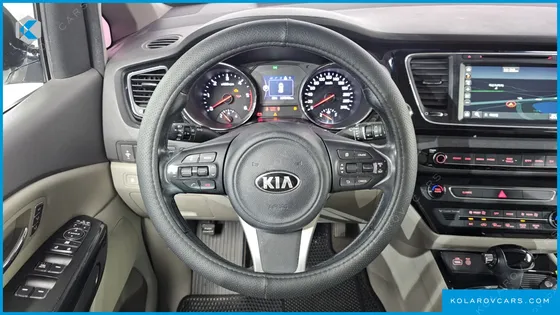 KIA CARNIVAL 9-SEATER NOBLESSE