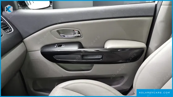 KIA CARNIVAL 9-SEATER NOBLESSE