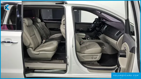 KIA CARNIVAL 9-SEATER NOBLESSE