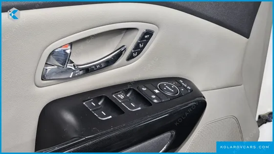 KIA CARNIVAL 9-SEATER NOBLESSE