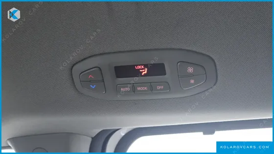 KIA CARNIVAL 9-SEATER NOBLESSE
