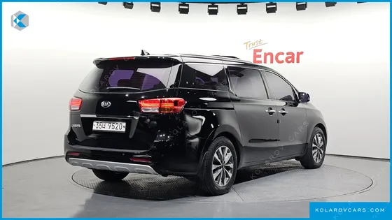 KIA CARNIVAL 9-SEATER LUXURY