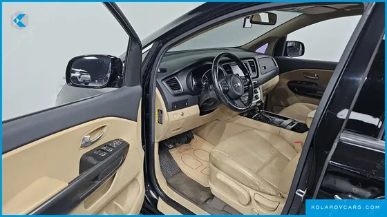 KIA CARNIVAL 9-SEATER LUXURY