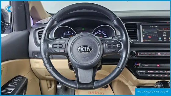 KIA CARNIVAL 9-SEATER LUXURY