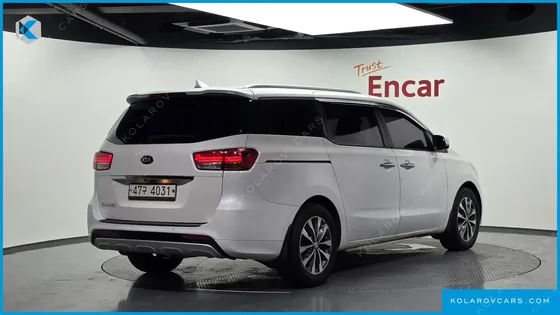 KIA CARNIVAL 9-SEATER LUXURY