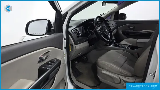 KIA CARNIVAL 9-SEATER LUXURY