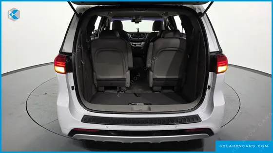 KIA CARNIVAL 9-SEATER LUXURY