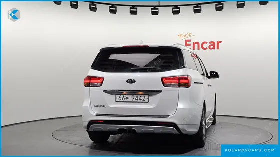 KIA CARNIVAL 9-SEATER PRESTIGE