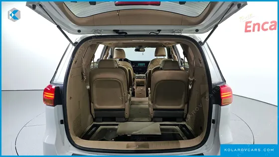 KIA CARNIVAL 9-SEATER PRESTIGE