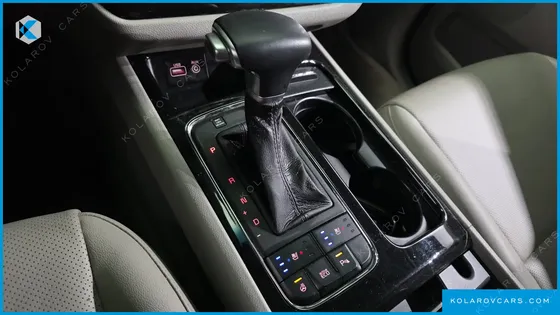KIA CARNIVAL 9-SEATER PRESTIGE