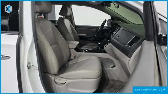 KIA CARNIVAL 9-SEATER PRESTIGE