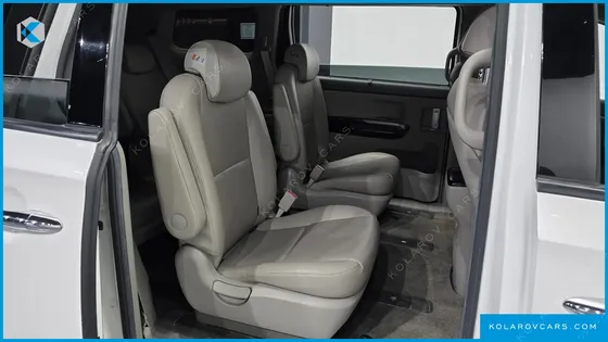 KIA CARNIVAL 9-SEATER PRESTIGE