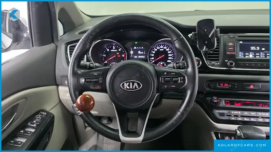 KIA CARNIVAL 9-SEATER PRESTIGE
