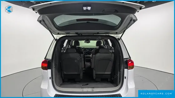 KIA CARNIVAL 9-SEATER PRESTIGE