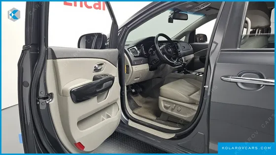 KIA CARNIVAL 9-SEATER PRESTIGE