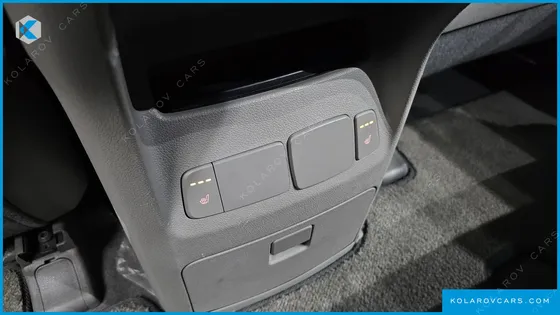 KIA CARNIVAL 9-SEATER PRESTIGE