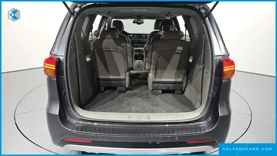 KIA CARNIVAL 9-SEATER PRESTIGE