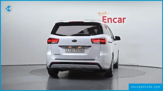 KIA CARNIVAL 9-SEATER NOBLESSE