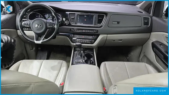 KIA CARNIVAL 9-SEATER NOBLESSE