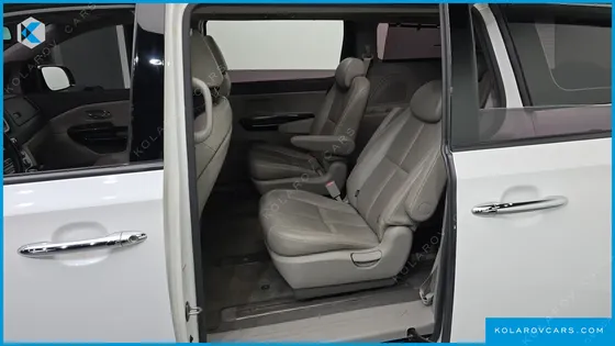KIA CARNIVAL 9-SEATER NOBLESSE