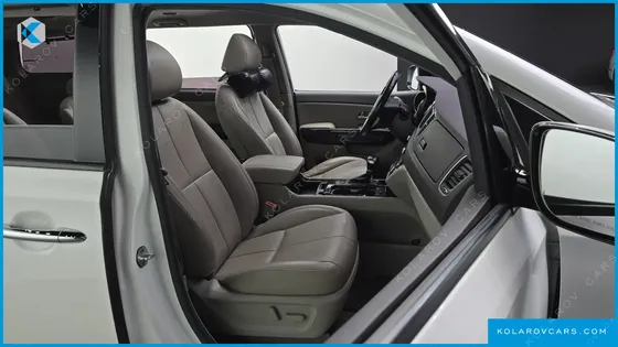 KIA CARNIVAL 9-SEATER NOBLESSE