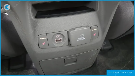 KIA CARNIVAL 9-SEATER NOBLESSE