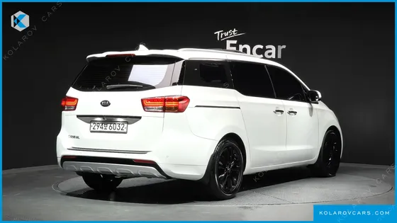 KIA CARNIVAL 9-SEATER PRESTIGE