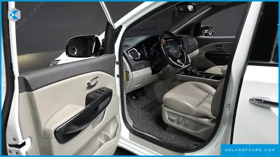 KIA CARNIVAL 9-SEATER PRESTIGE
