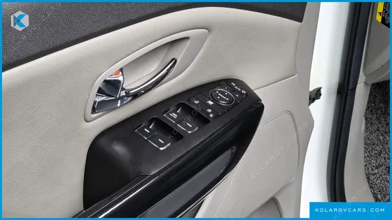 KIA CARNIVAL 9-SEATER PRESTIGE