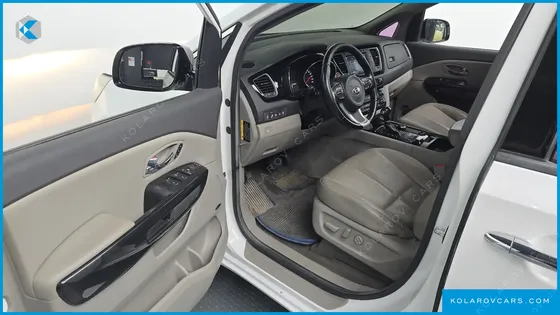 KIA CARNIVAL 9-SEATER NOBLESSE