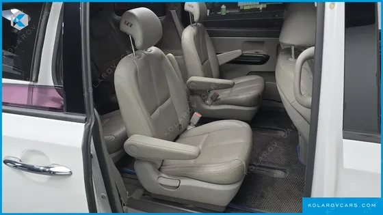 KIA CARNIVAL 9-SEATER NOBLESSE