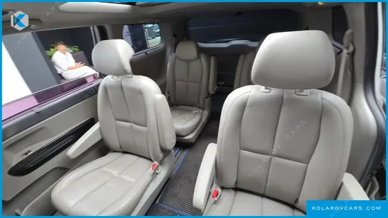 KIA CARNIVAL 9-SEATER NOBLESSE