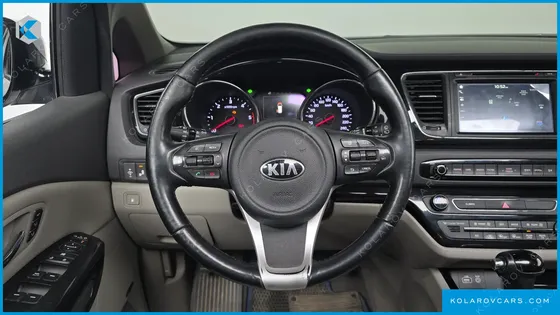 KIA CARNIVAL 9-SEATER NOBLESSE