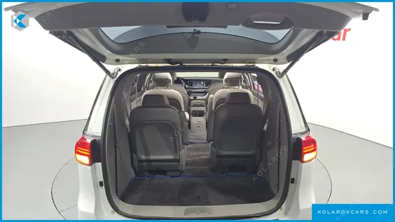 KIA CARNIVAL 9-SEATER NOBLESSE