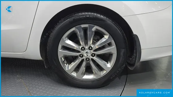 KIA CARNIVAL 9-SEATER NOBLESSE