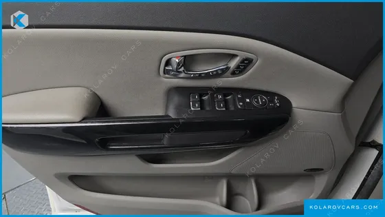 KIA CARNIVAL 9-SEATER NOBLESSE