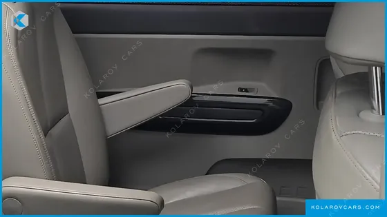 KIA CARNIVAL 9-SEATER NOBLESSE