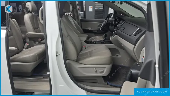 KIA CARNIVAL 9-SEATER NOBLESSE