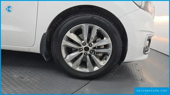KIA CARNIVAL 9-SEATER NOBLESSE