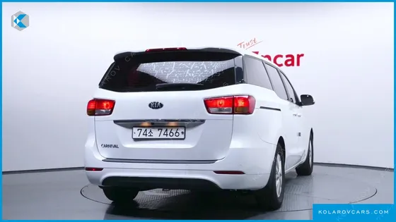 KIA CARNIVAL 11-SEATER DELUXE