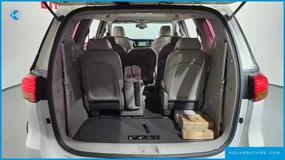 KIA CARNIVAL 11-SEATER DELUXE