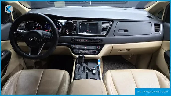 KIA CARNIVAL 9-SEATER NOBLESSE