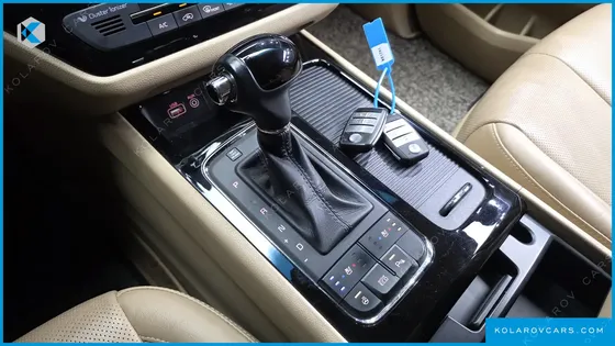 KIA CARNIVAL 9-SEATER NOBLESSE