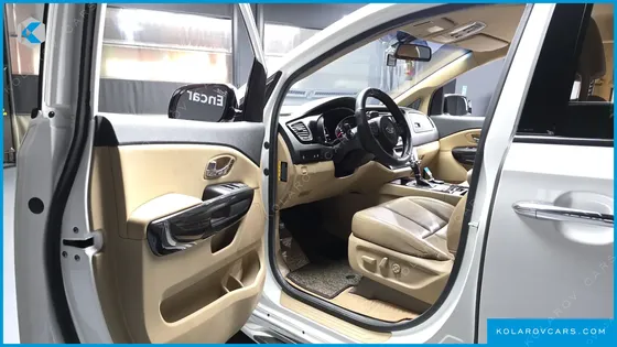 KIA CARNIVAL 9-SEATER NOBLESSE