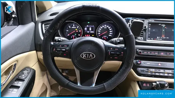 KIA CARNIVAL 9-SEATER NOBLESSE